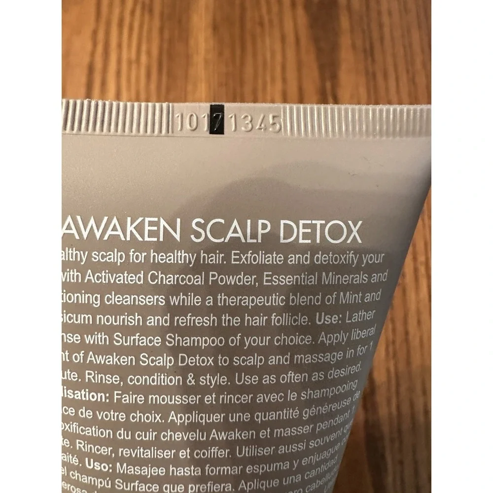 Surface Awaken Scalp Detox 6 oz Hair Treatment Exfoliate Rejuvenate Charcoal